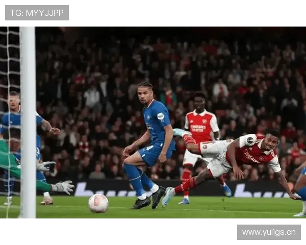 拜仁更衣室矛盾传闻加剧，球队稳定性面临考验，赛季走势或将受影响