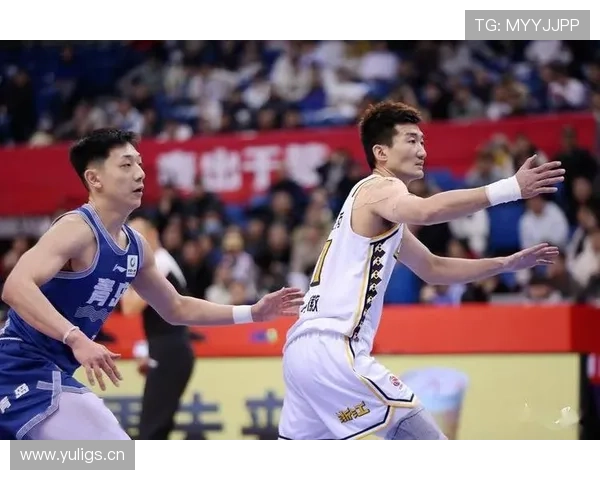 孙铭徽训练完直接拎两袋蛋白粉回家，冰箱塞满能量胶