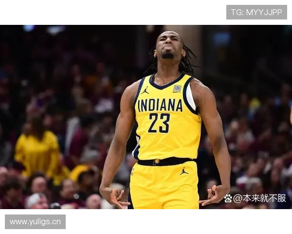 布里奇斯无球跑位提升投篮效率 助力球队空间拉开